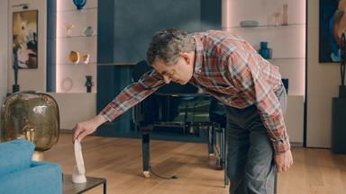 El hombre contra la abeja 1x1