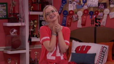 Liv y  Maddie 1x1