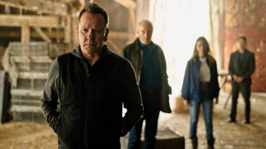 Rabbit Hole: Juego de mentiras 1x5