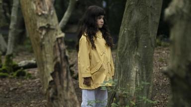 El pueblo de los malditos 1x4